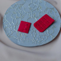 Красная застежка для бюстгальтера текстильная 2x6, 1 шт. (070-226-873)
